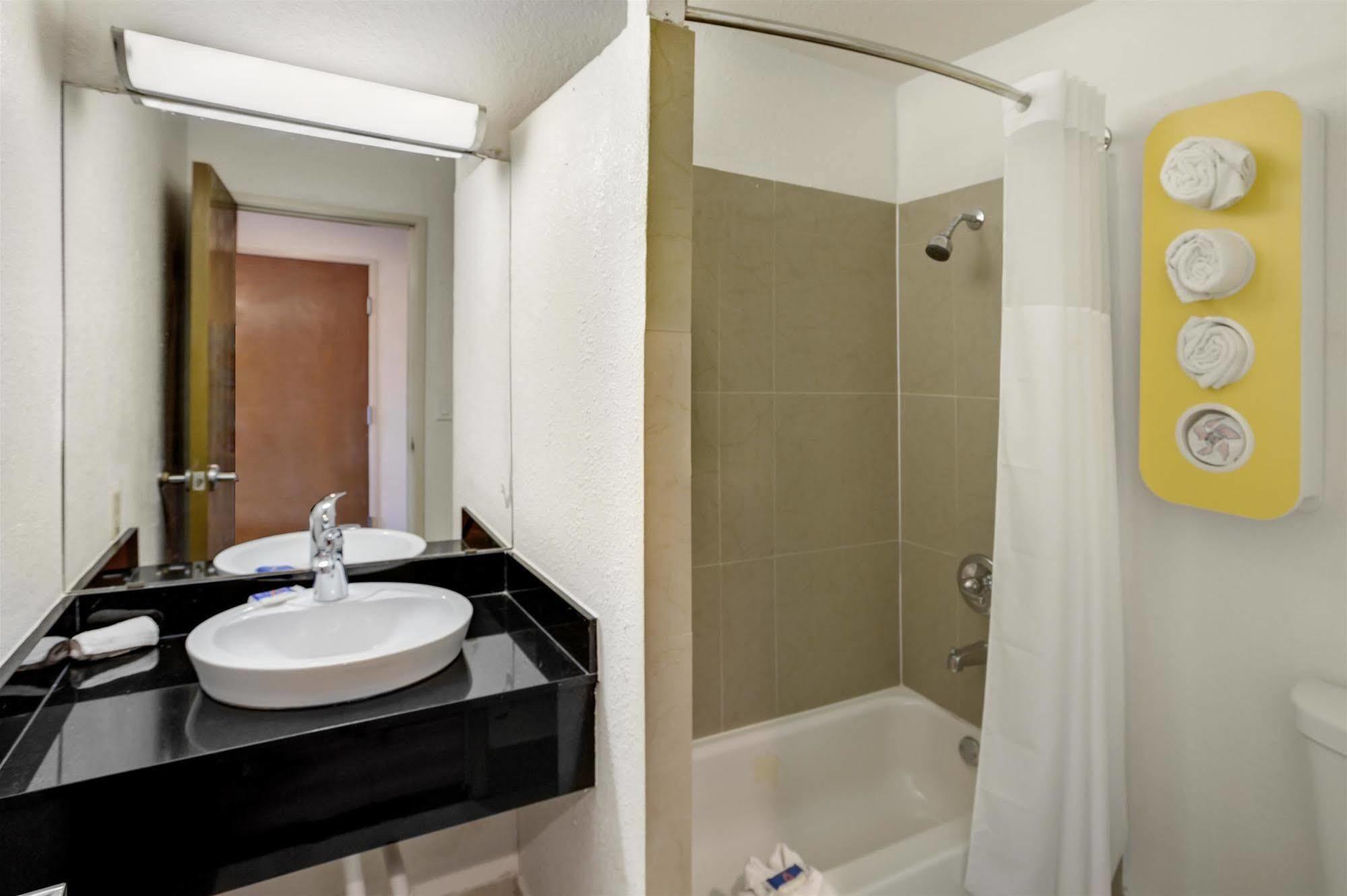 Motel 6-Dallas, Tx - South Exterior photo