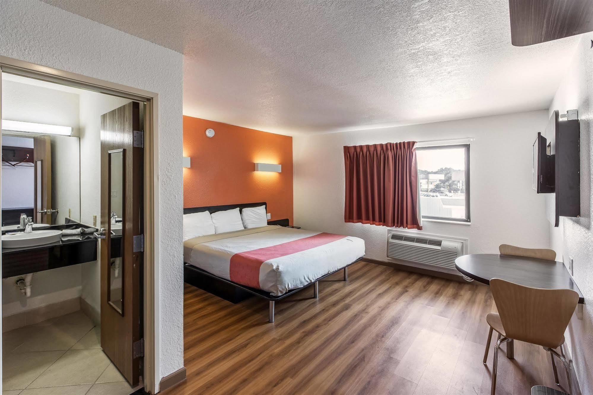 Motel 6-Dallas, Tx - South Exterior photo