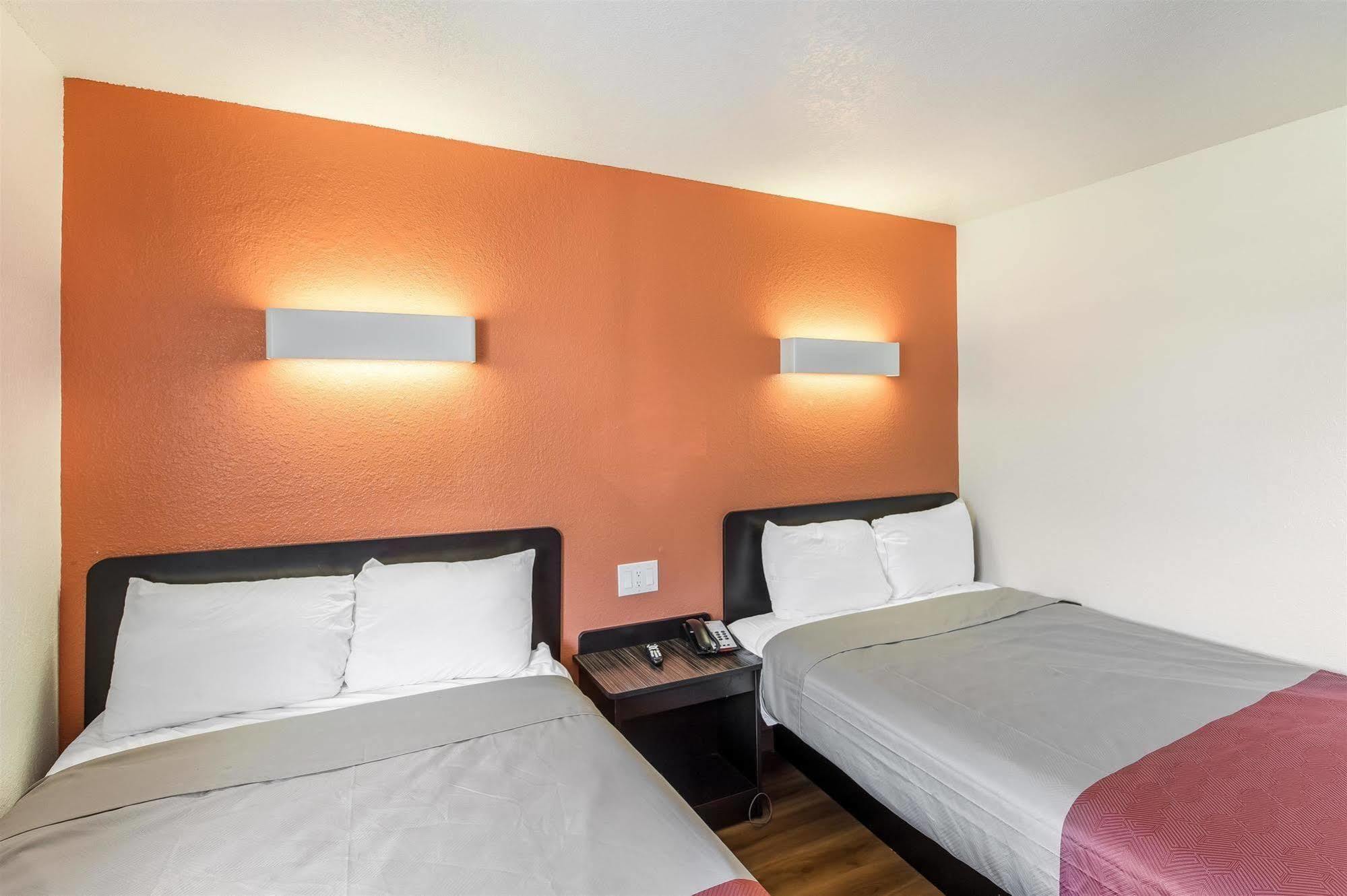 Motel 6-Dallas, Tx - South Exterior photo