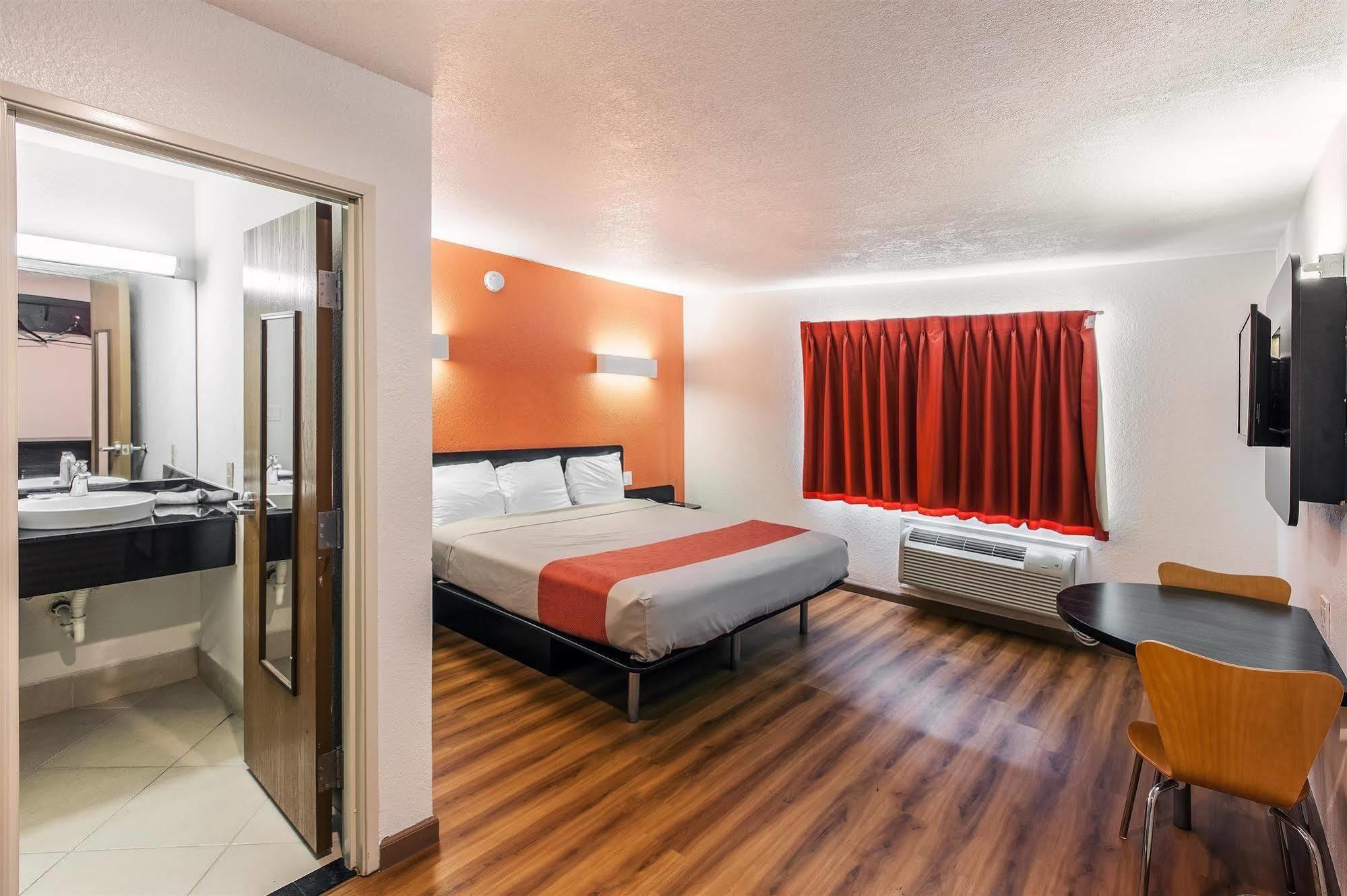 Motel 6-Dallas, Tx - South Exterior photo