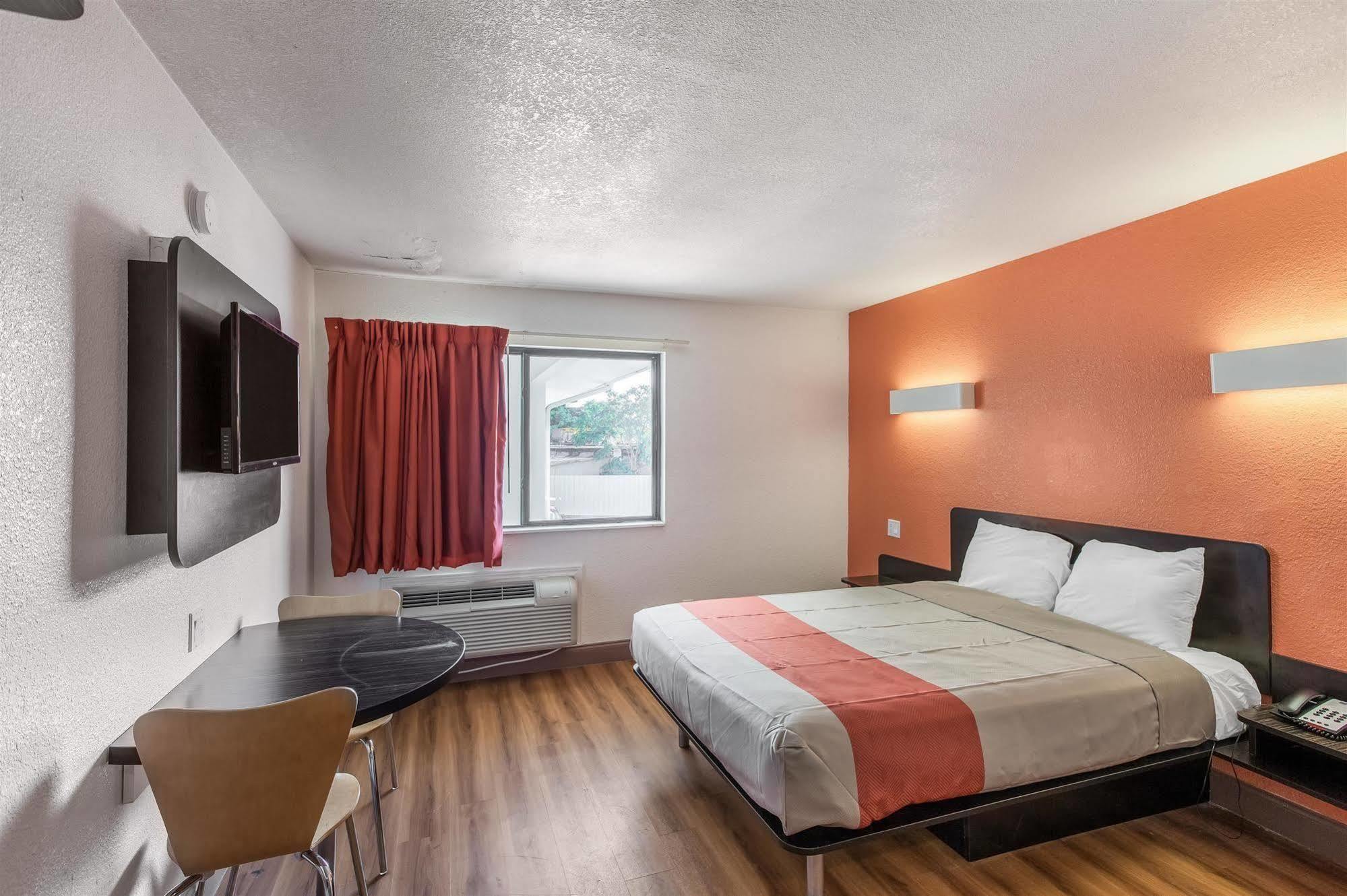 Motel 6-Dallas, Tx - South Exterior photo